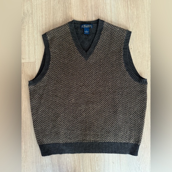 Brooks Brothers Wool Sweater Vest size Medium - Picture 2 of 5